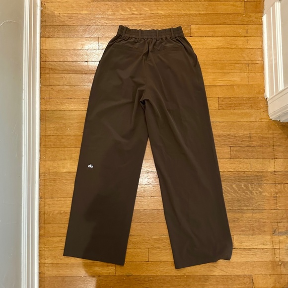 Alo Yoga High Waist Pursuit Trouser - XS - Espresso - Picture 2 of 6